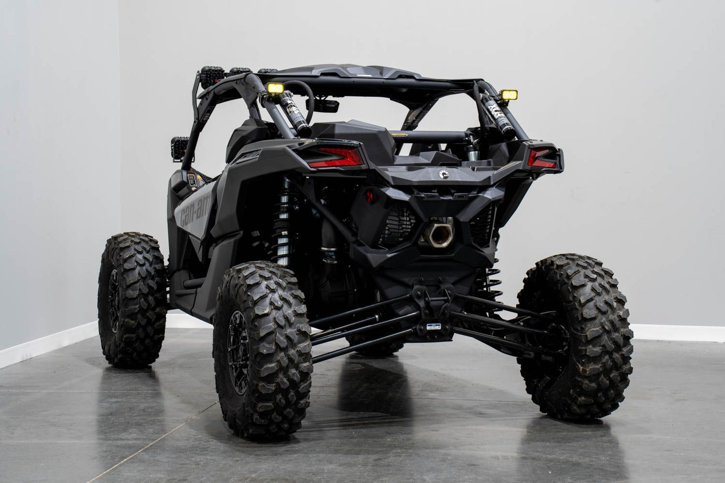 Stage Series Chase Light Kit For 2017-2025 Can-Am Maverick X3 - by Diode Dynamics
