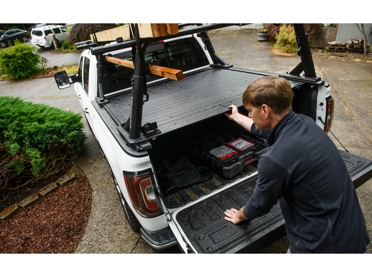 Tonneau Kit 1 - by Yakima
