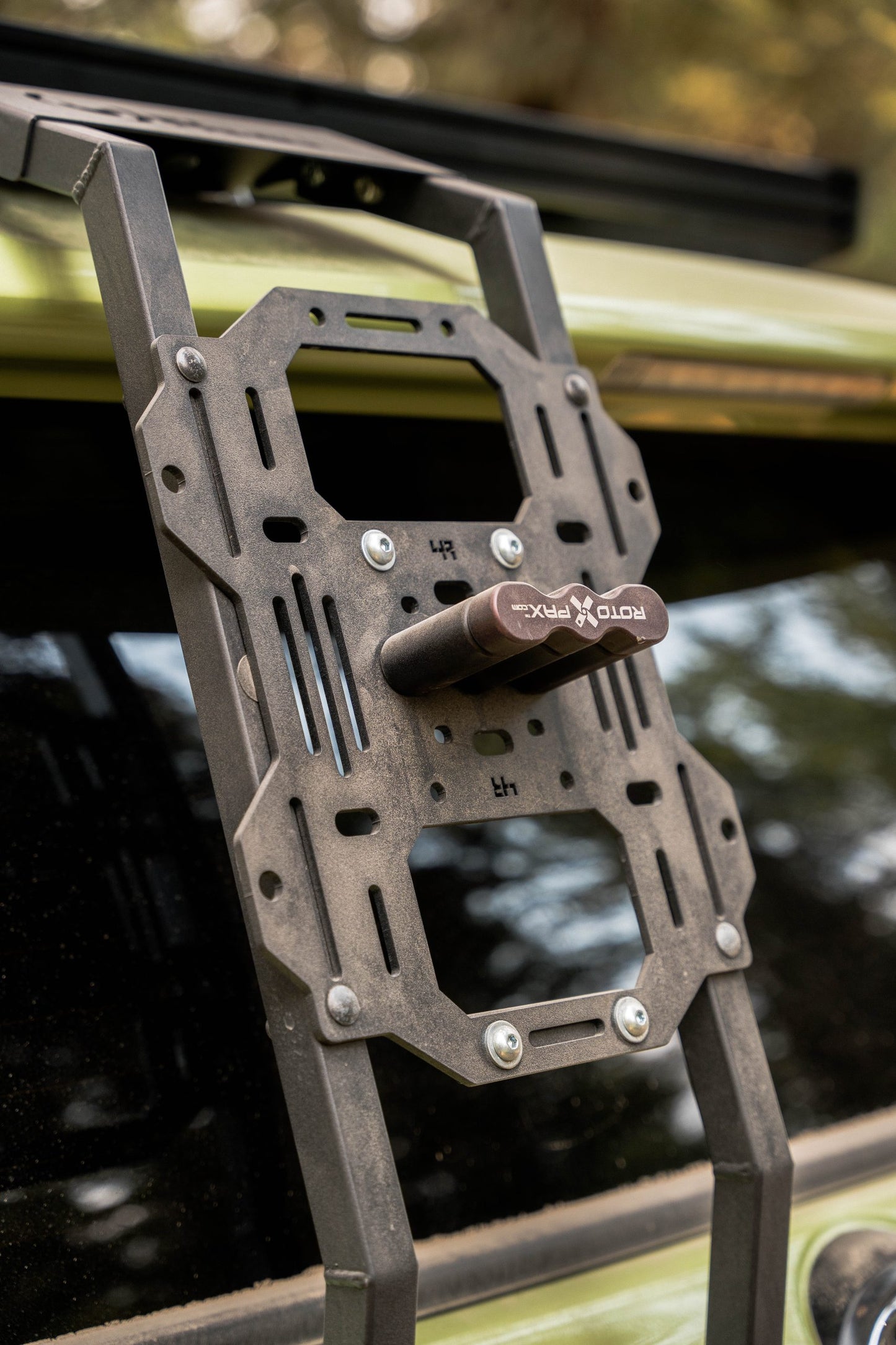 Ladder Accessory Panel for 4Runner - by Prinsu