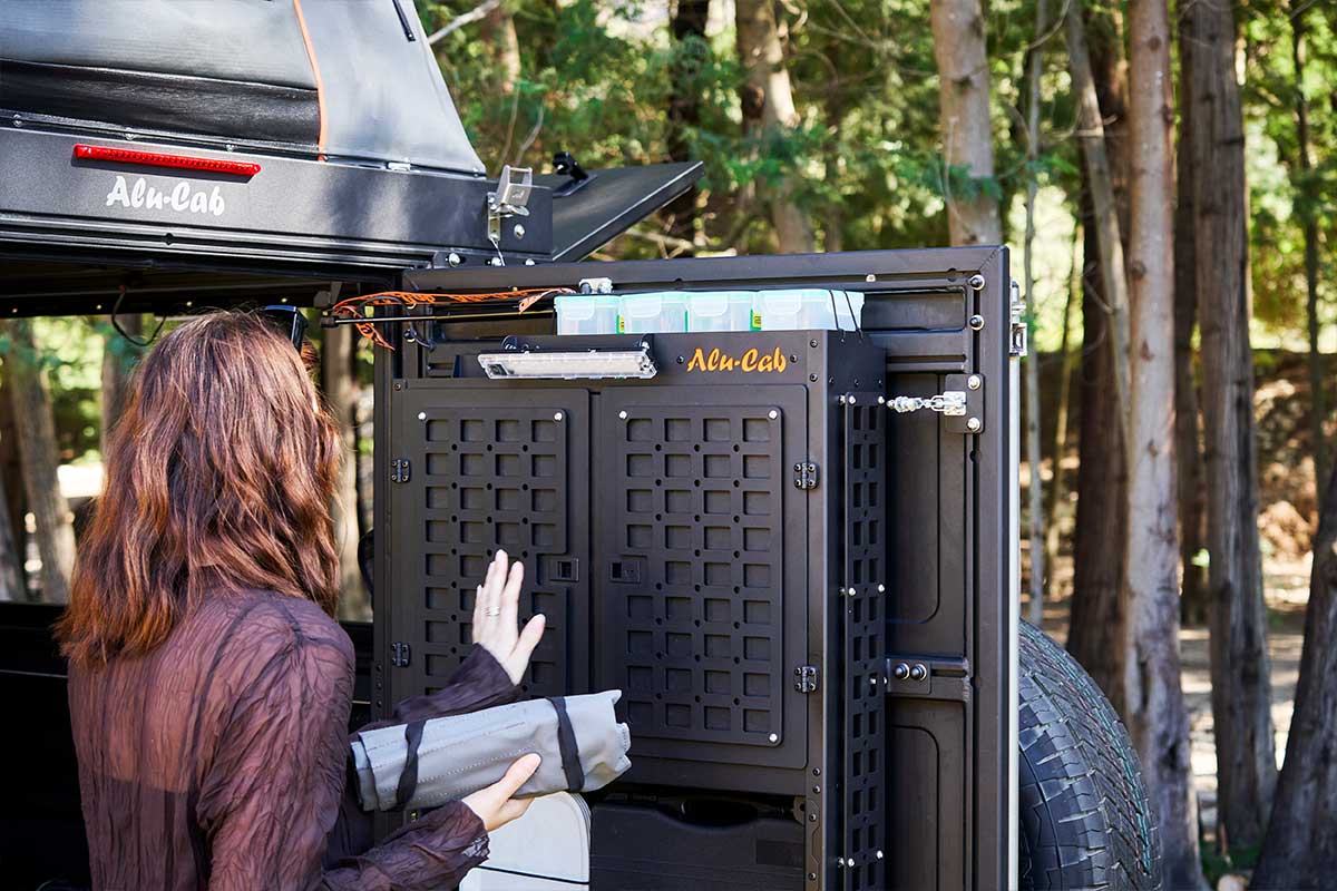 Deluxe Rear Door Kitchen - by Alu-Cab