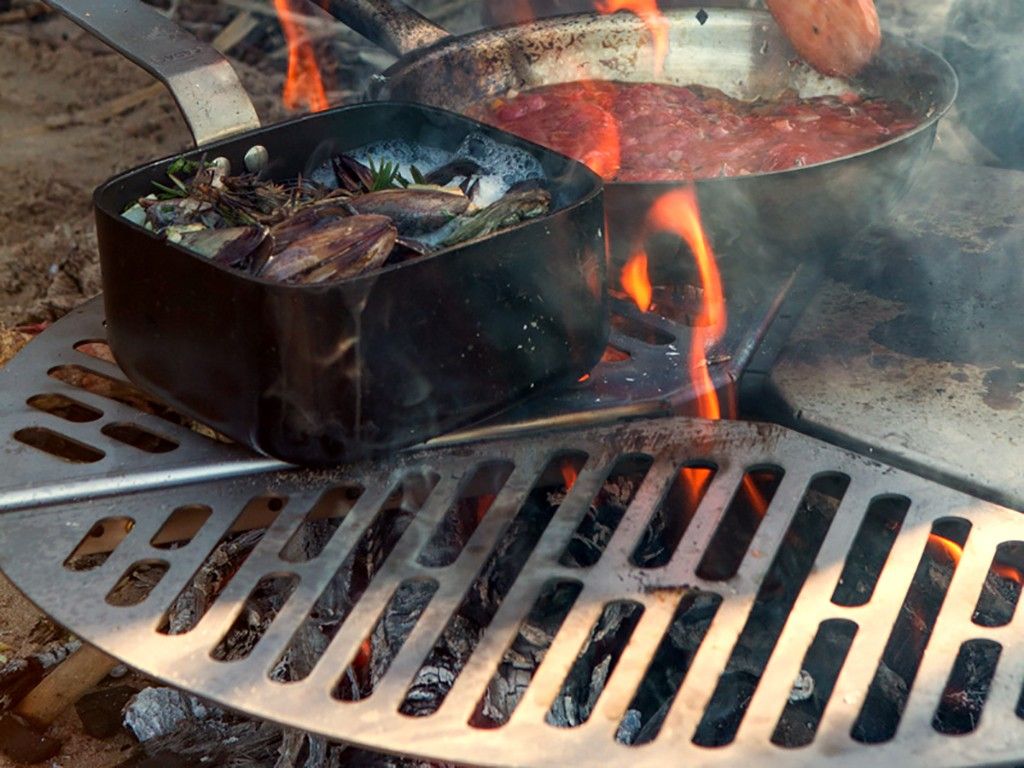 Spare Tire Mount Braai/BBQ Grate - by Front Runner
