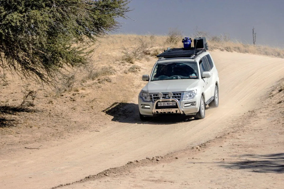 Slimline II Roof Rack for Mitsubishi Montero CK/BK LWB - by Front Runner