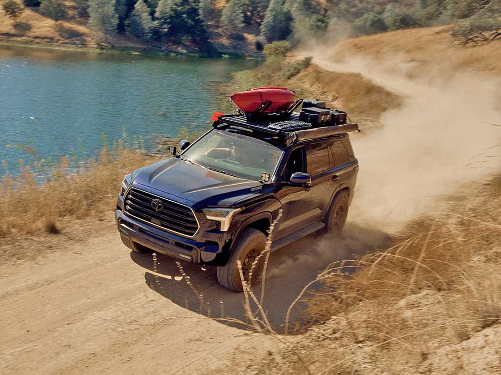 Toyota Sequoia (2002 to Current) Slimline II Roof Rack - by Front Runner