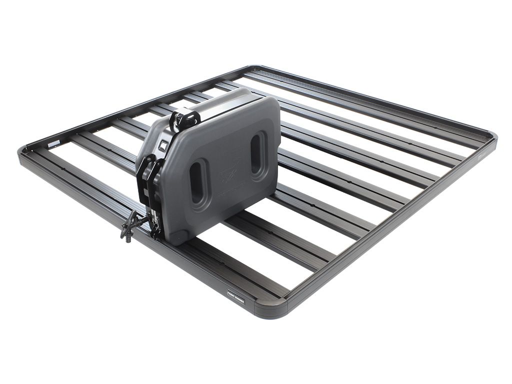 Pro Water Tank with Mounting System - by Front Runner