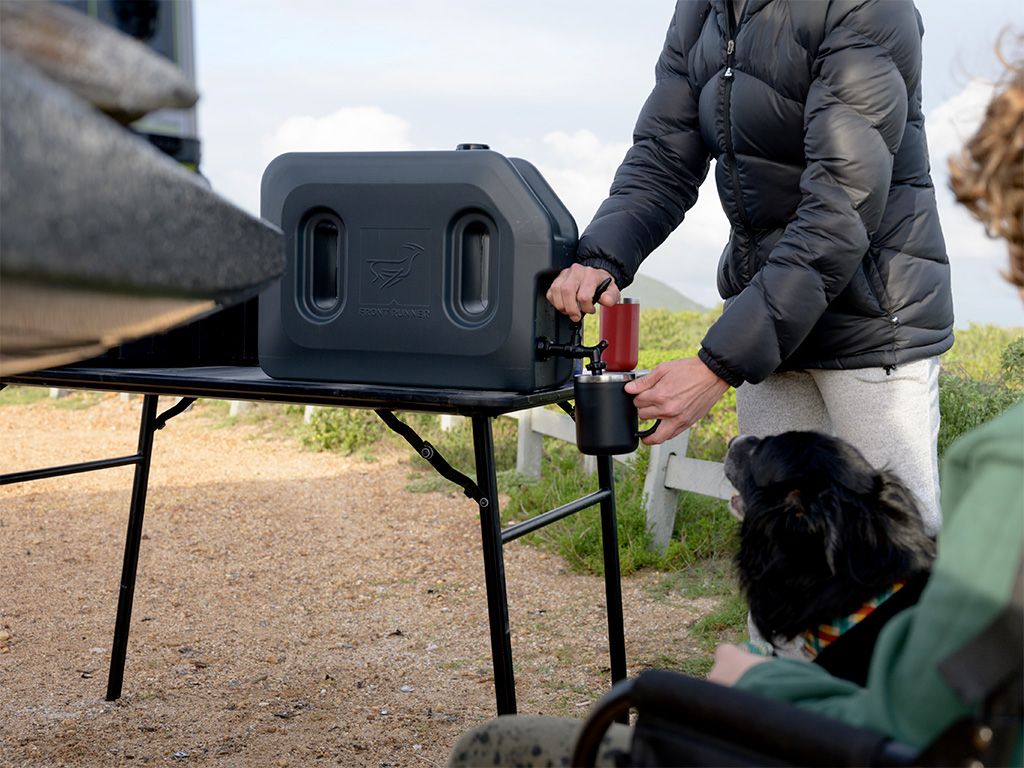 Pro Water Tank with Mounting System - by Front Runner