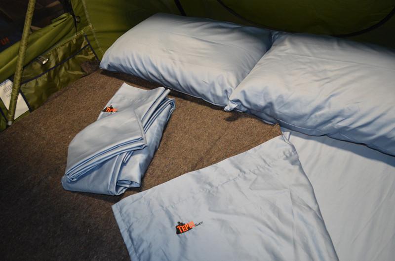 Bed sheet clearance tent