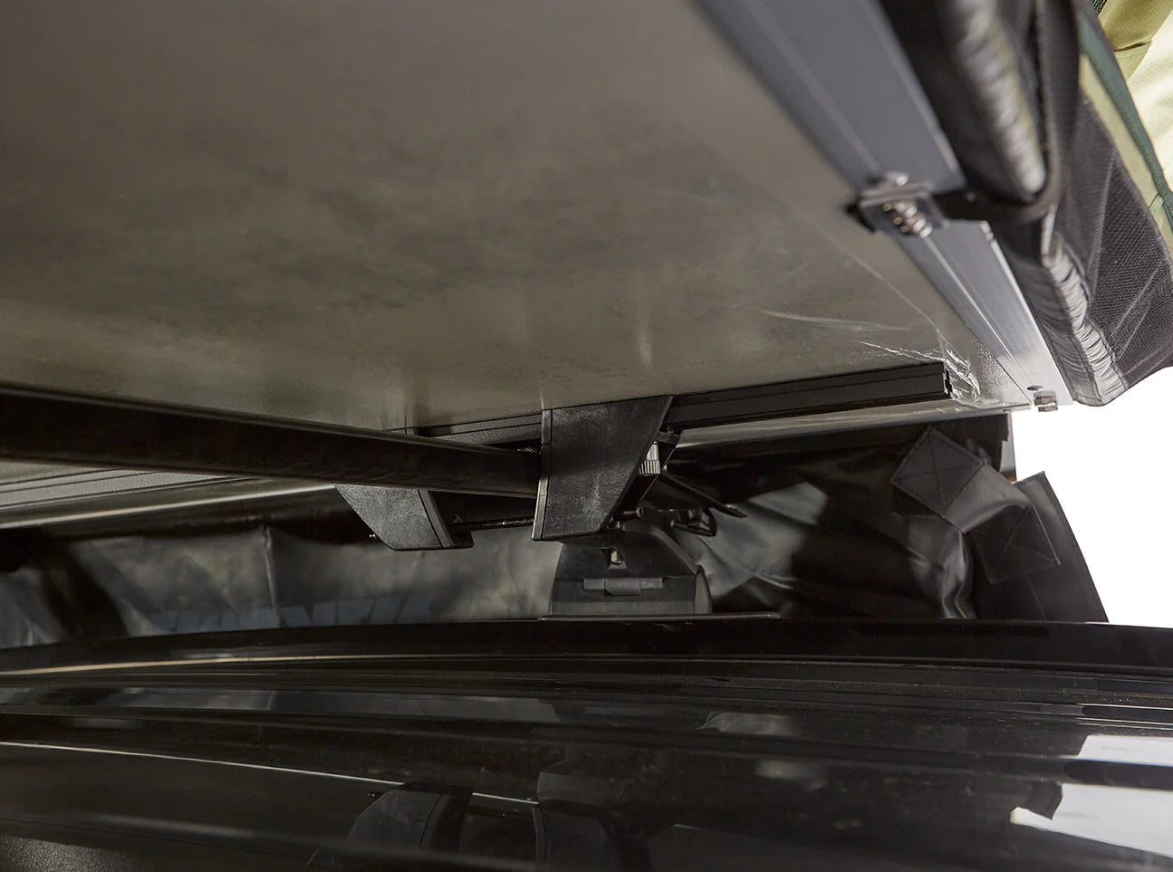 Skyrise SL Lightweight Softshell Roof Top Tent - by Yakima