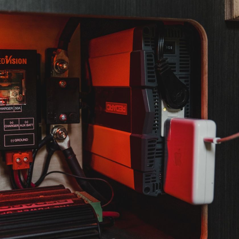 Pure Sine Wave Inverter - by Redarc